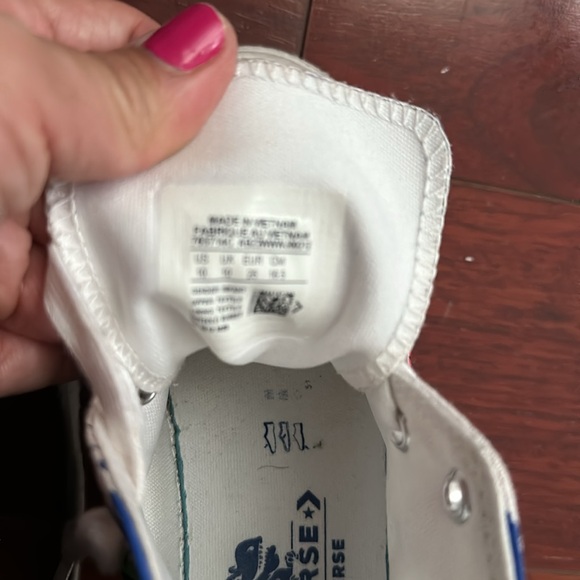 Converse - Picture 2 of 2